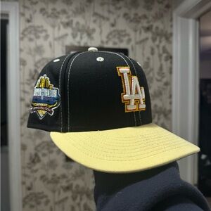 LA Dodgers fitted in UnionLA Jordan 4 colorway Used size 7 3/8 9.8/10 condition